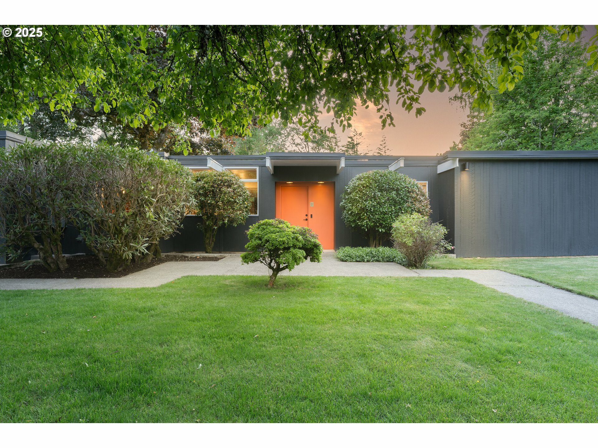9707 SW 59th Ave  Portland OR 97219 photo