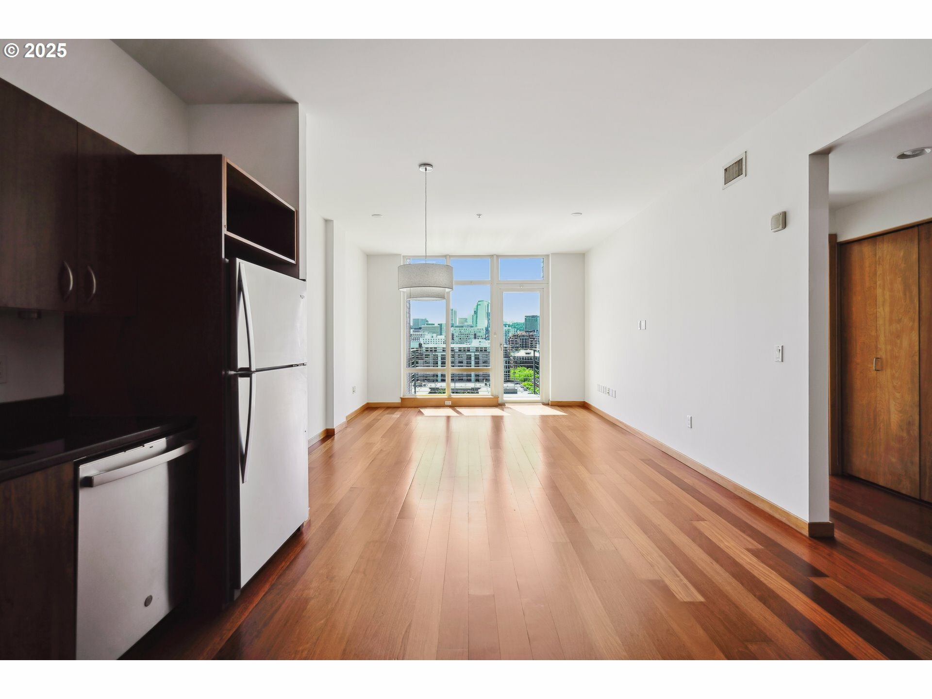 Property Photo: 1255 NW 9th Ave 1106 OR 97209