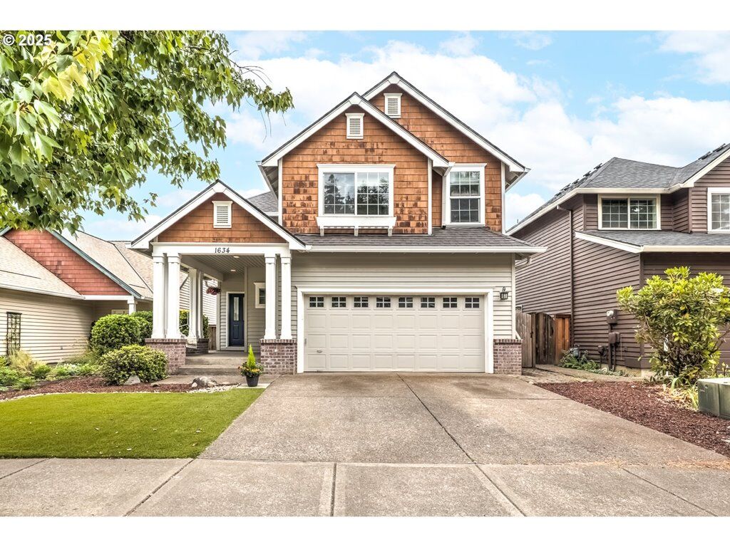 Property Photo:  1634 NE Parkside Dr  OR 97124 