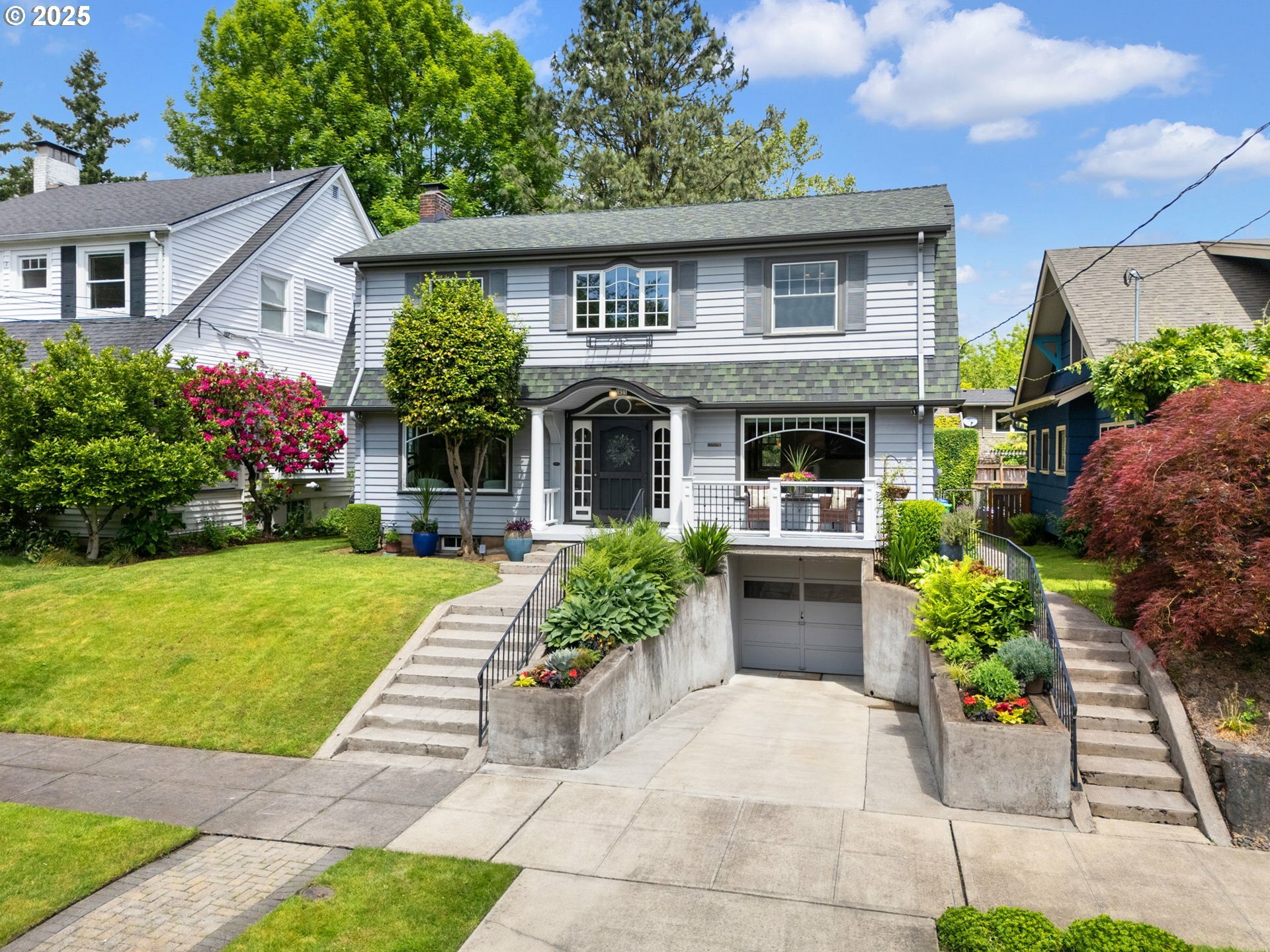 Property Photo: 3925 SE Pine St OR 97214