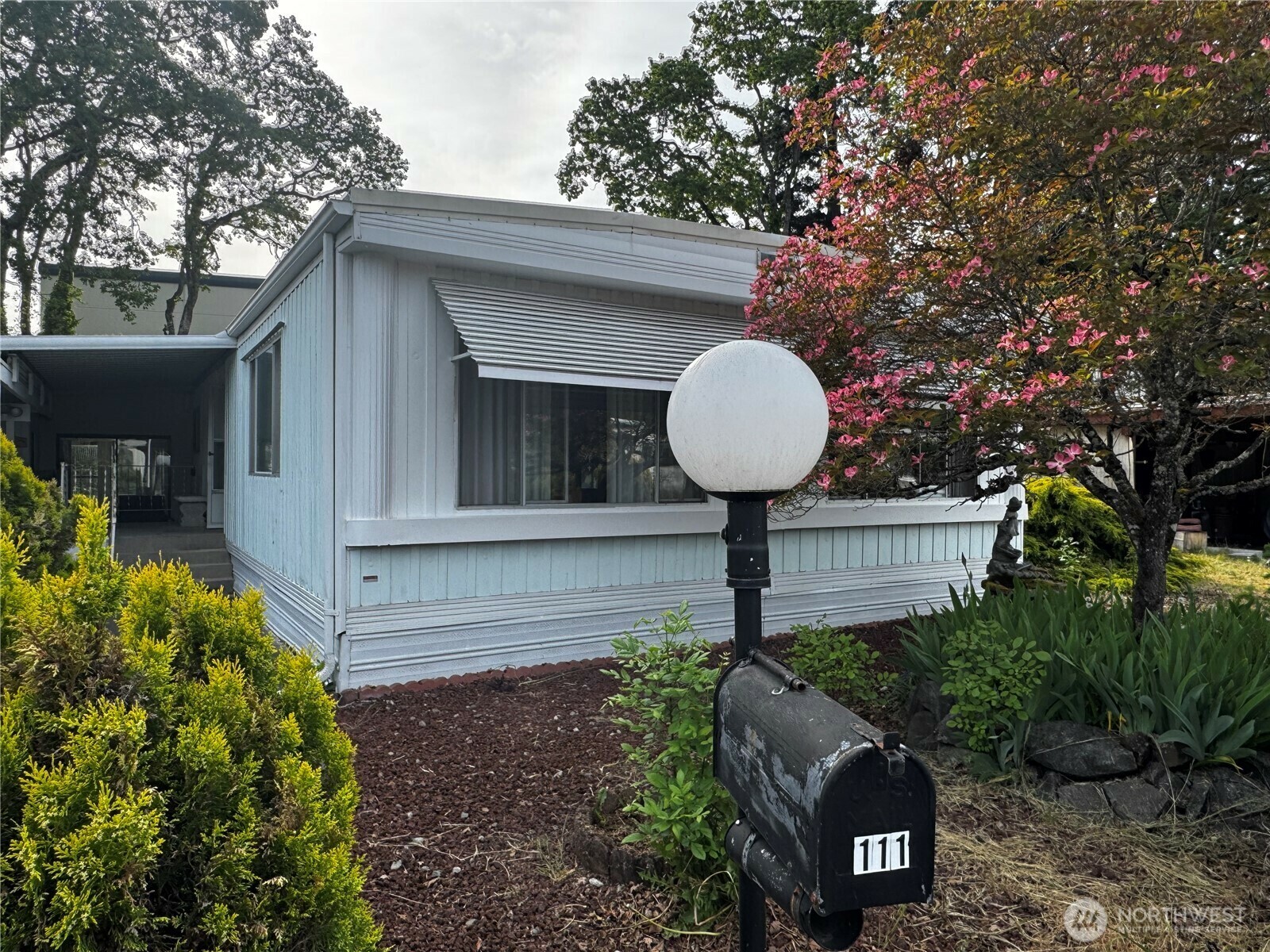 Property Photo: 8620 32nd 32nd Avenue Court SW 111 WA 98499