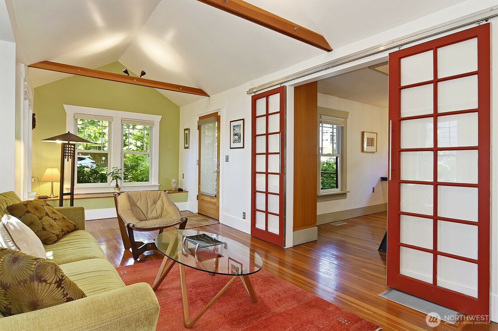 Property Photo: 8540 Interlake Avenue N WA 98103