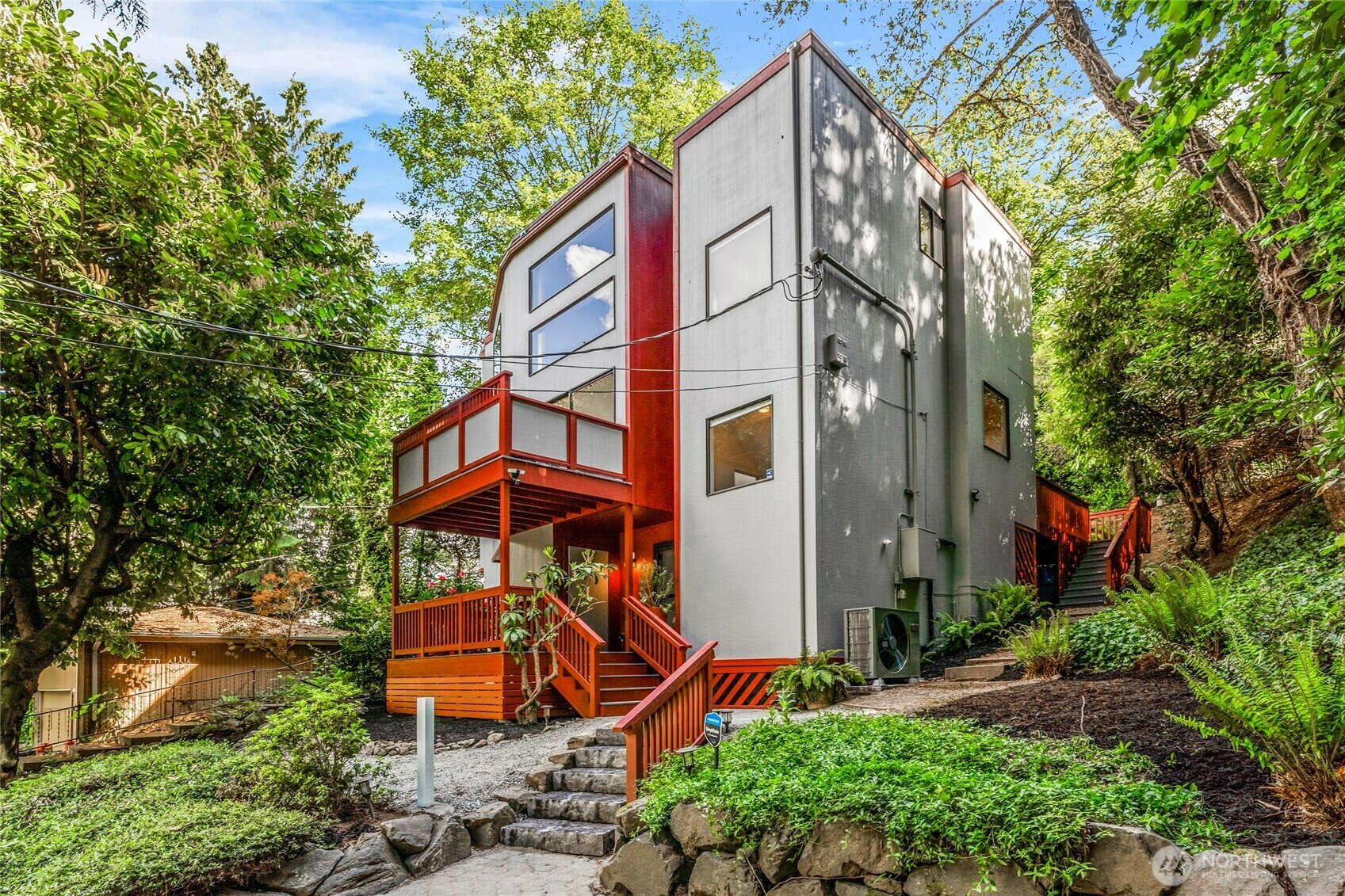 3527 E Spruce Street  Seattle WA 98122 photo