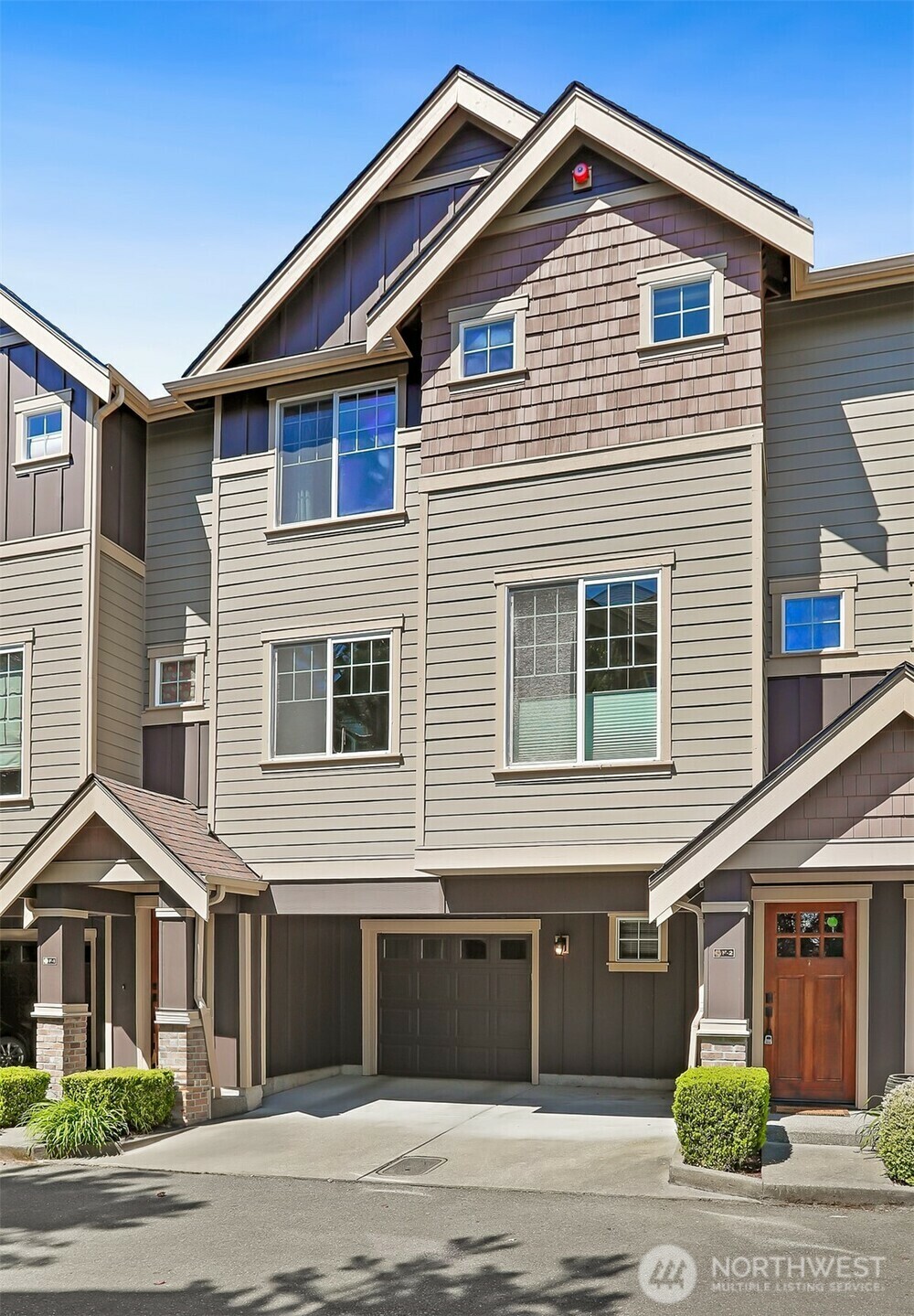 Property Photo: 19439 1st Avenue S F2 WA 98148