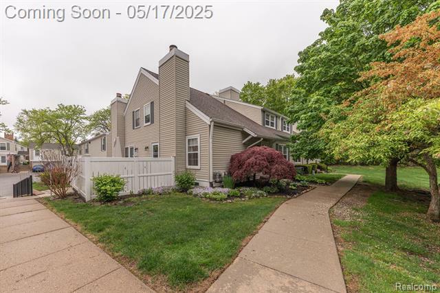 Property Photo: 21118 E Glen Haven Circle MI 48167