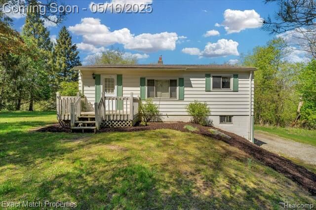 Property Photo:  125 N Sashabaw Road  MI 48462 