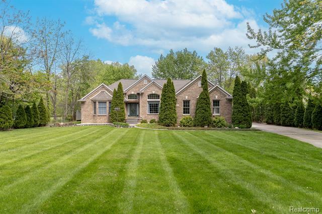 Property Photo: 16645 Helen Street MI 48195