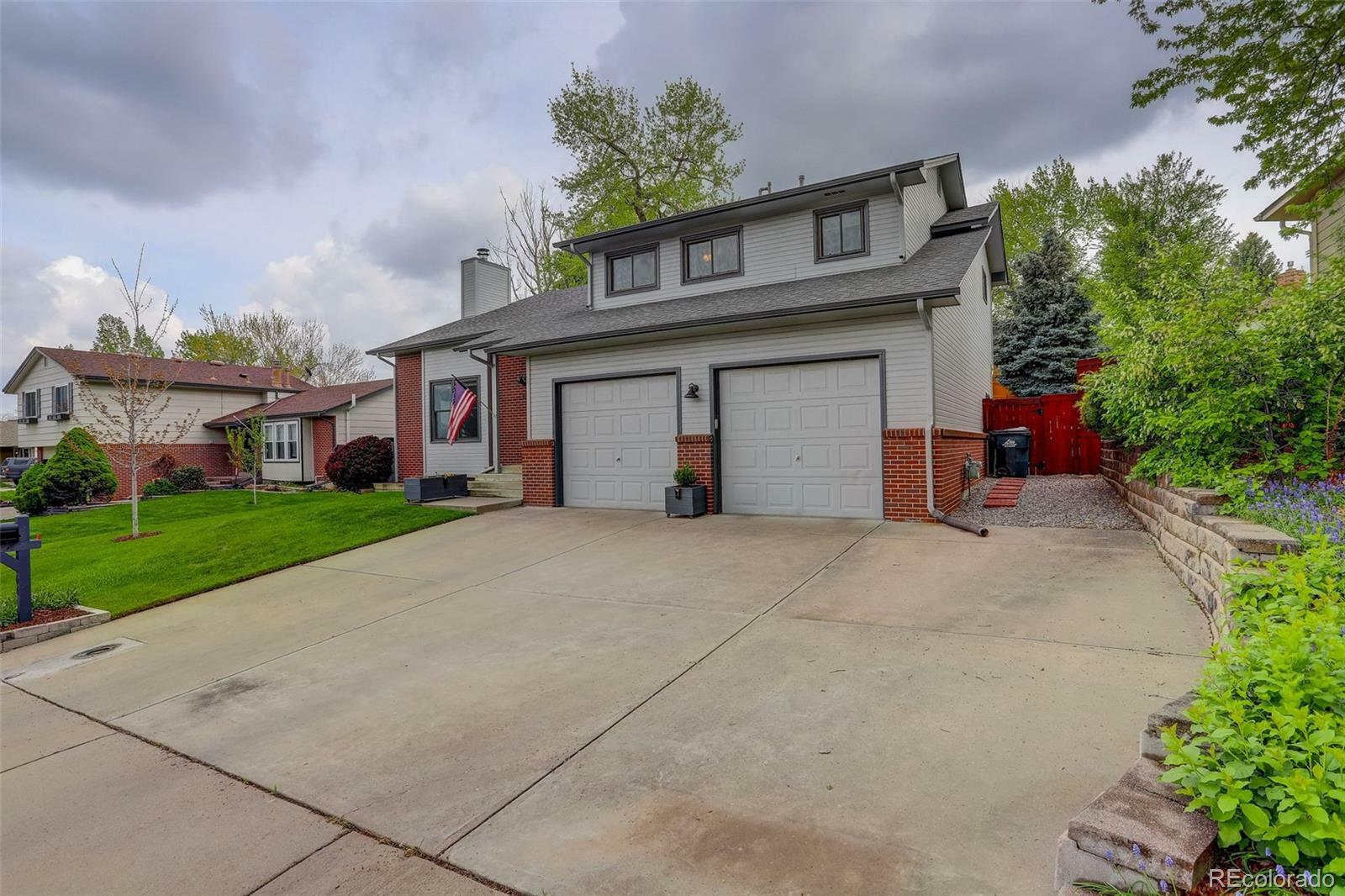 Property Photo: 66 Yank Way CO 80228