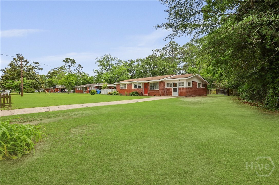 Property Photo:  985 Seven Oaks Road  GA 31546 