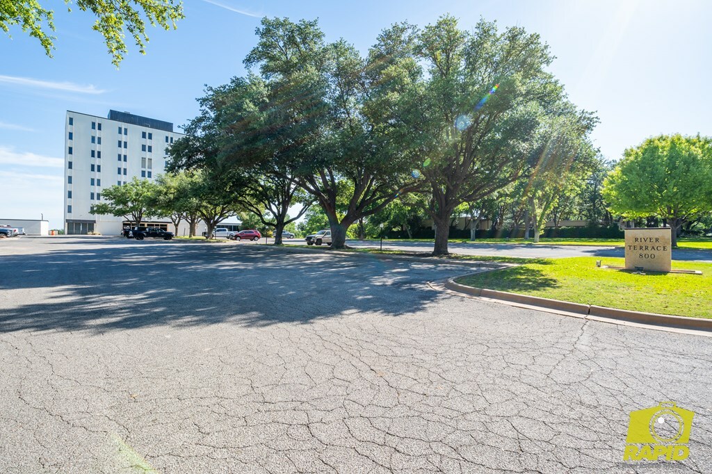 Property Photo:  800 #2se W Ave D  TX 76903 