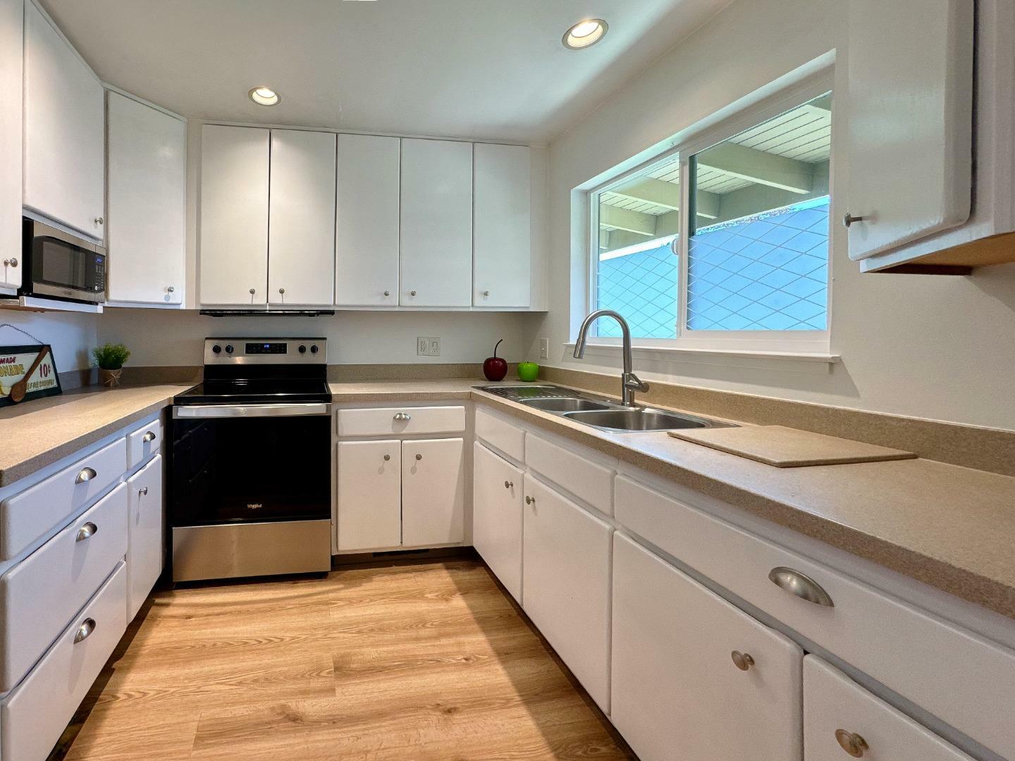 97 Hacienda Carmel  Carmel CA 93923 photo