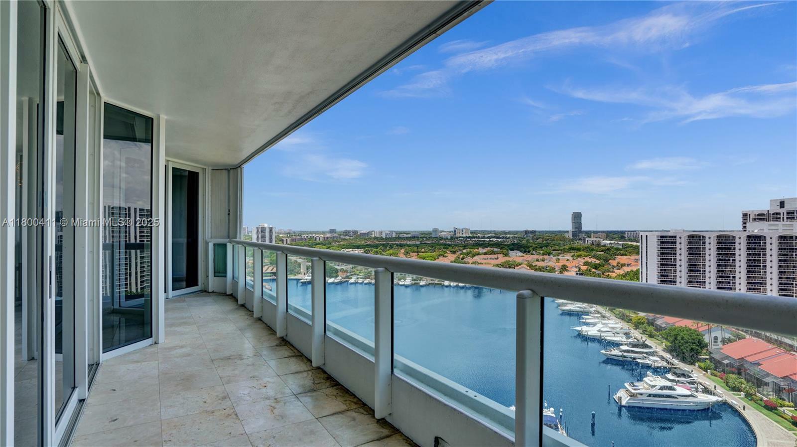 Property Photo: 21055 Yacht Club Dr 1707 FL 33180
