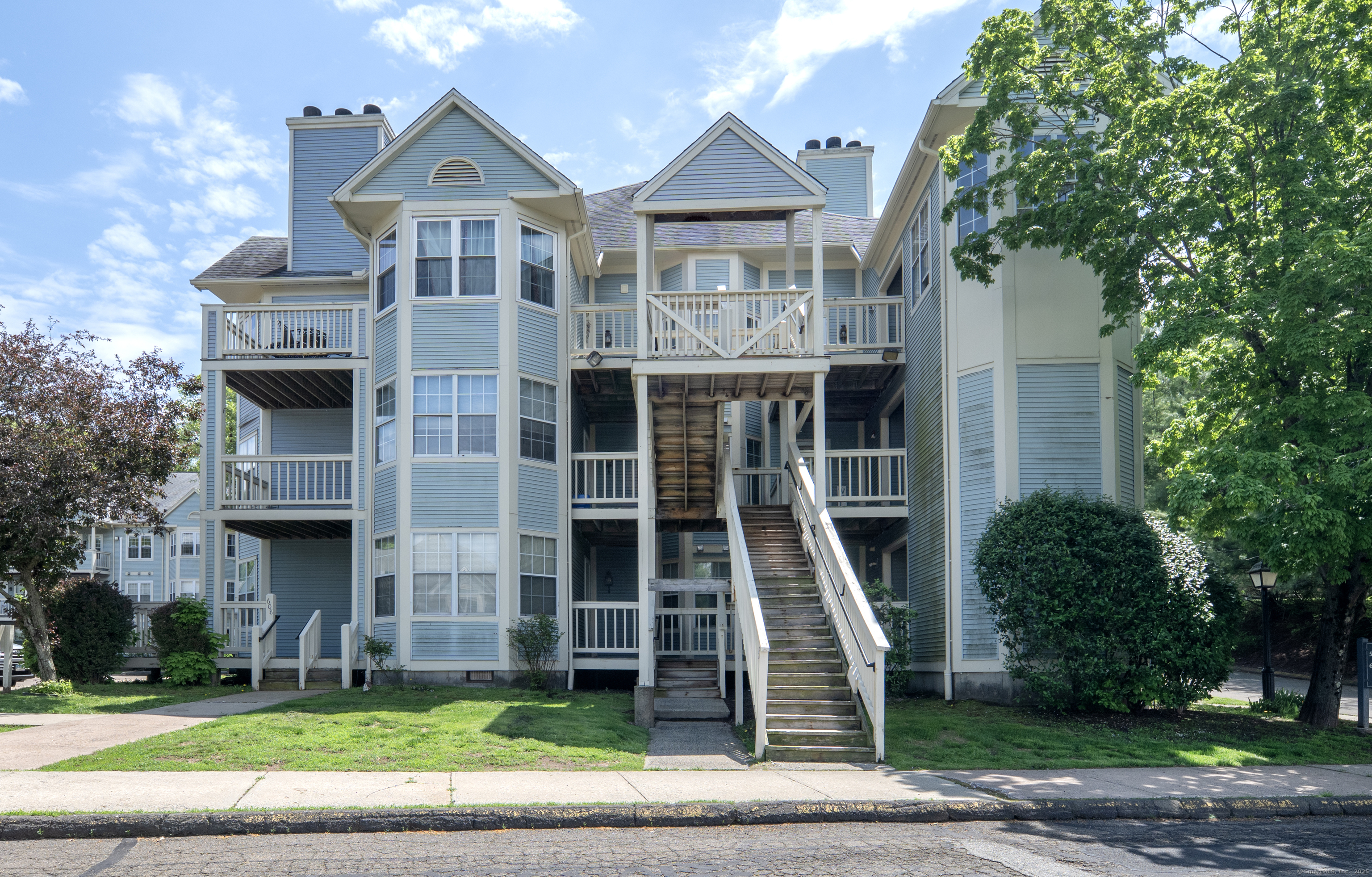 Property Photo:  75 Redwood Drive 609  CT 06513 