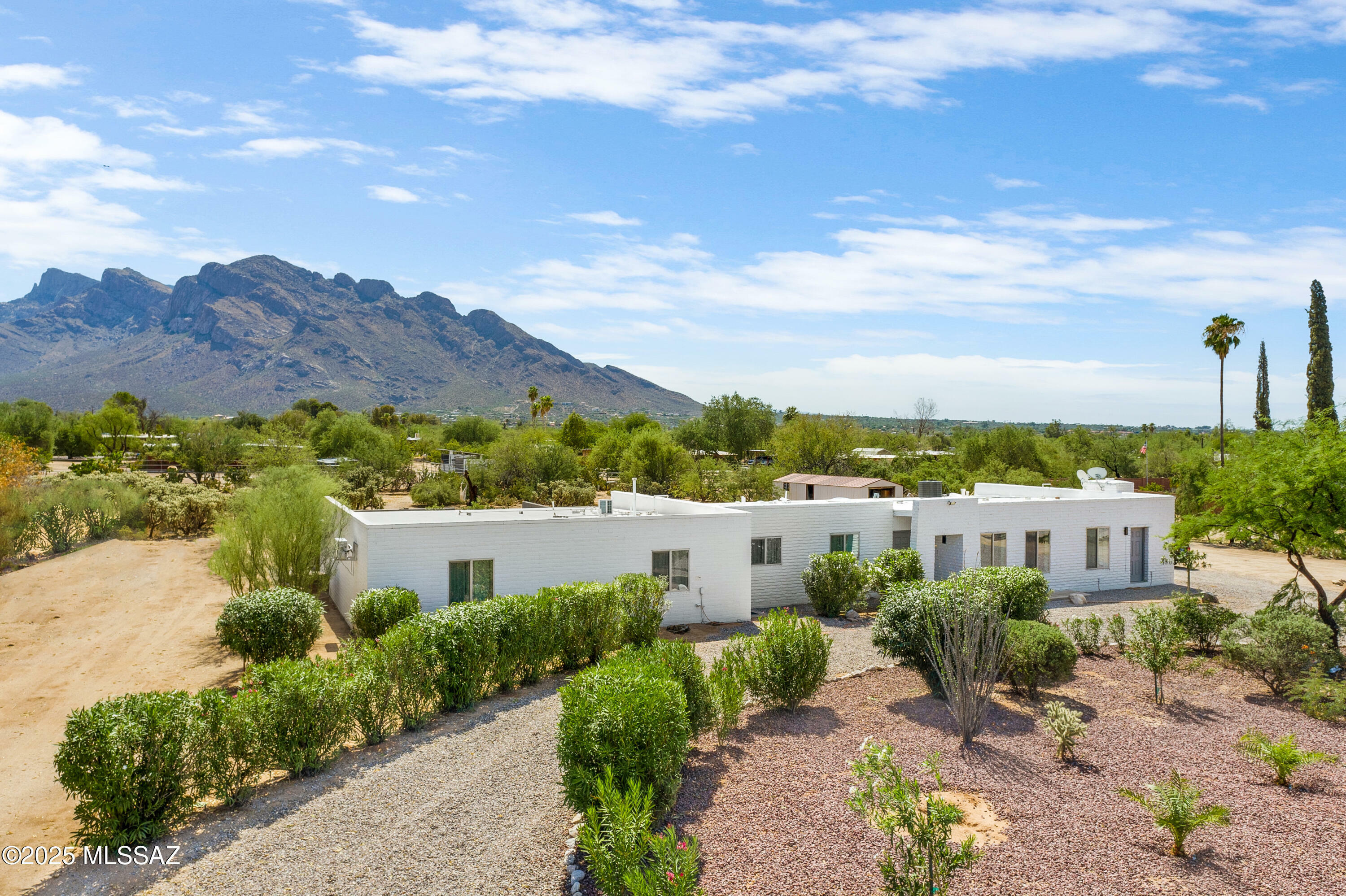 Property Photo: 9302 N Rancho Verde Drive AZ 85704