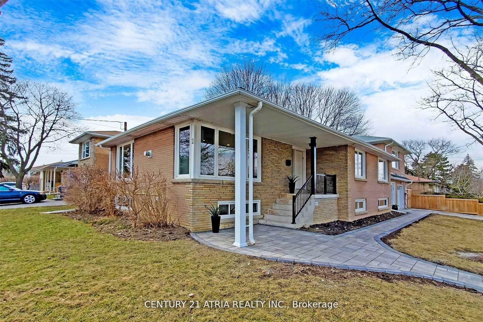 Property Photo:  2 Pannahill Road  ON M3H 4N3 