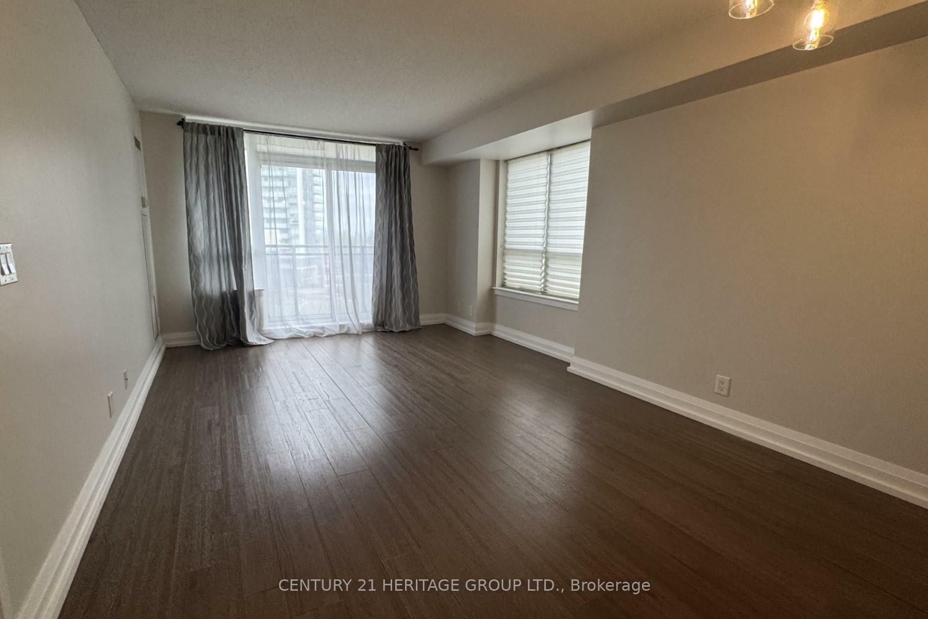 Property Photo: 55 De Boers Drive 515 ON M3J 0G5