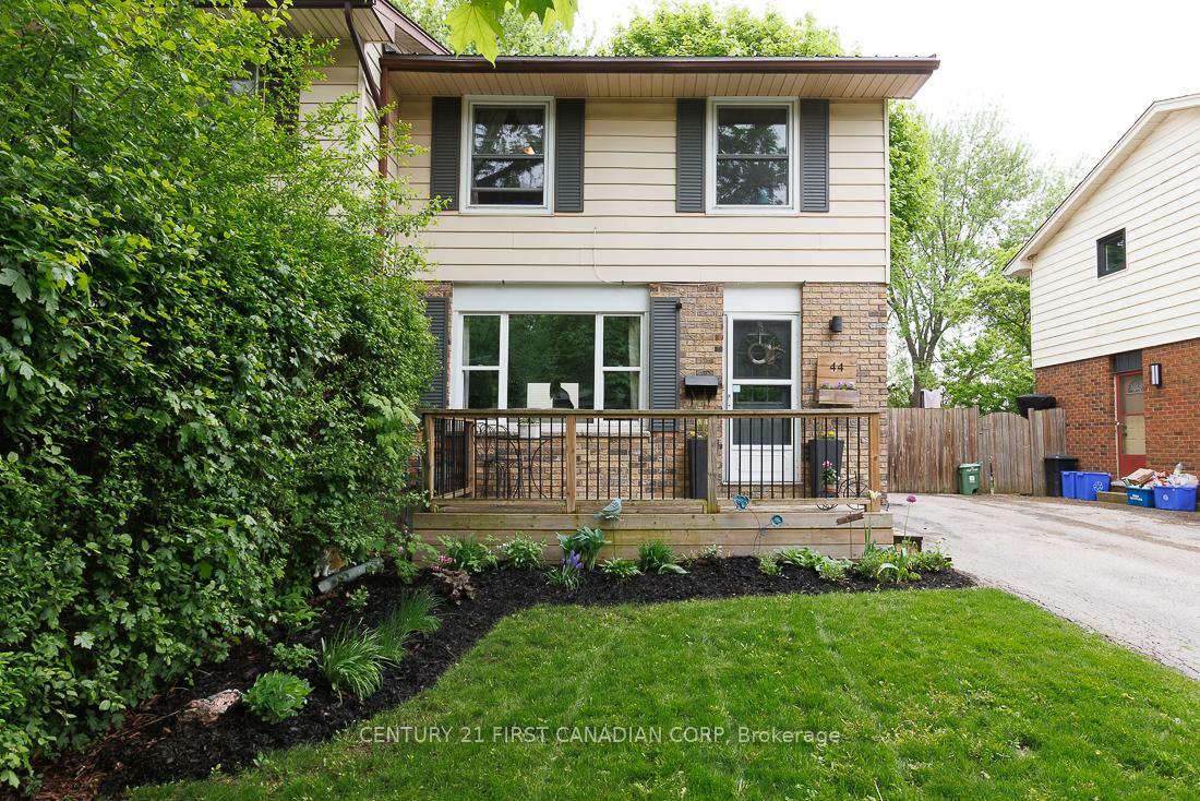 Property Photo: 44 Sasha Crescent ON N6E 2M5