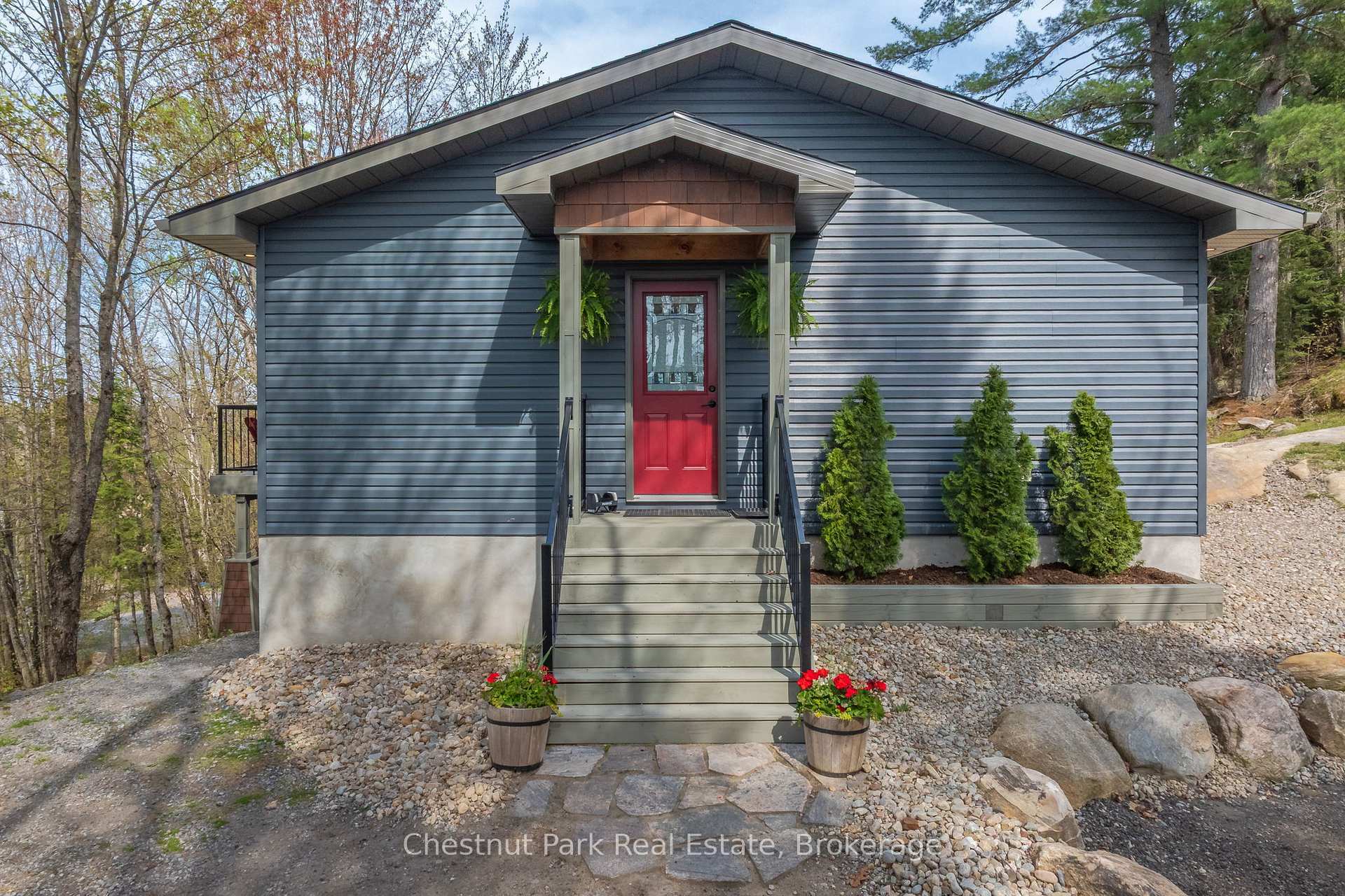 Property Photo: 1205 Old Muskoka Road ON P0B 1M0