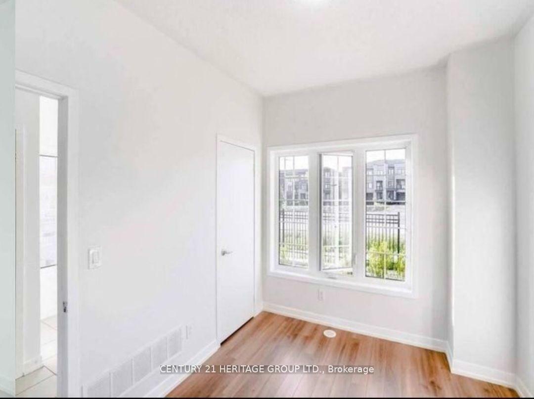 Photo de la propriété: 239 Harding Park Street ON L3Y 0E1