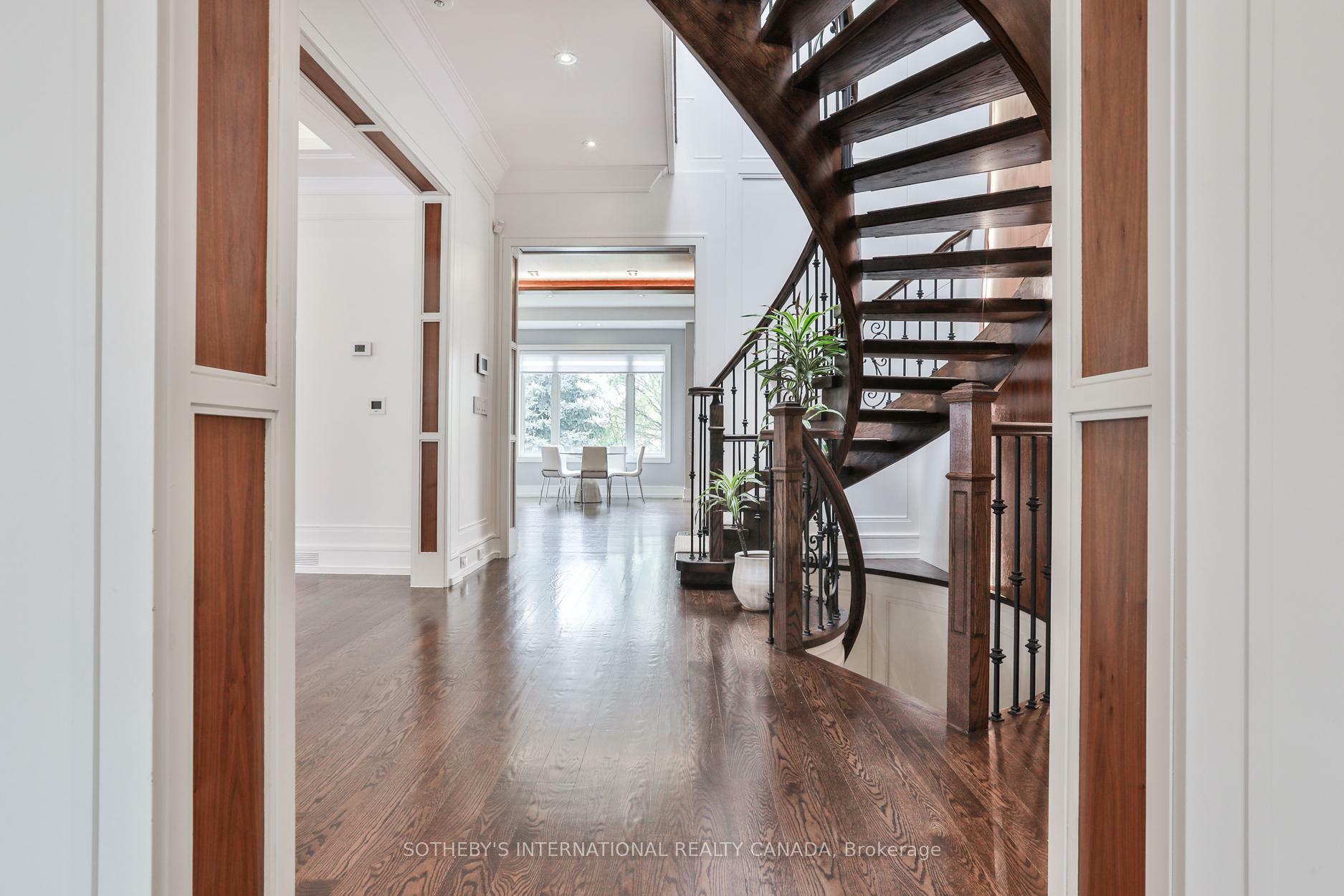 Property Photo: 128 Park Home Avenue ON M2N 1W8