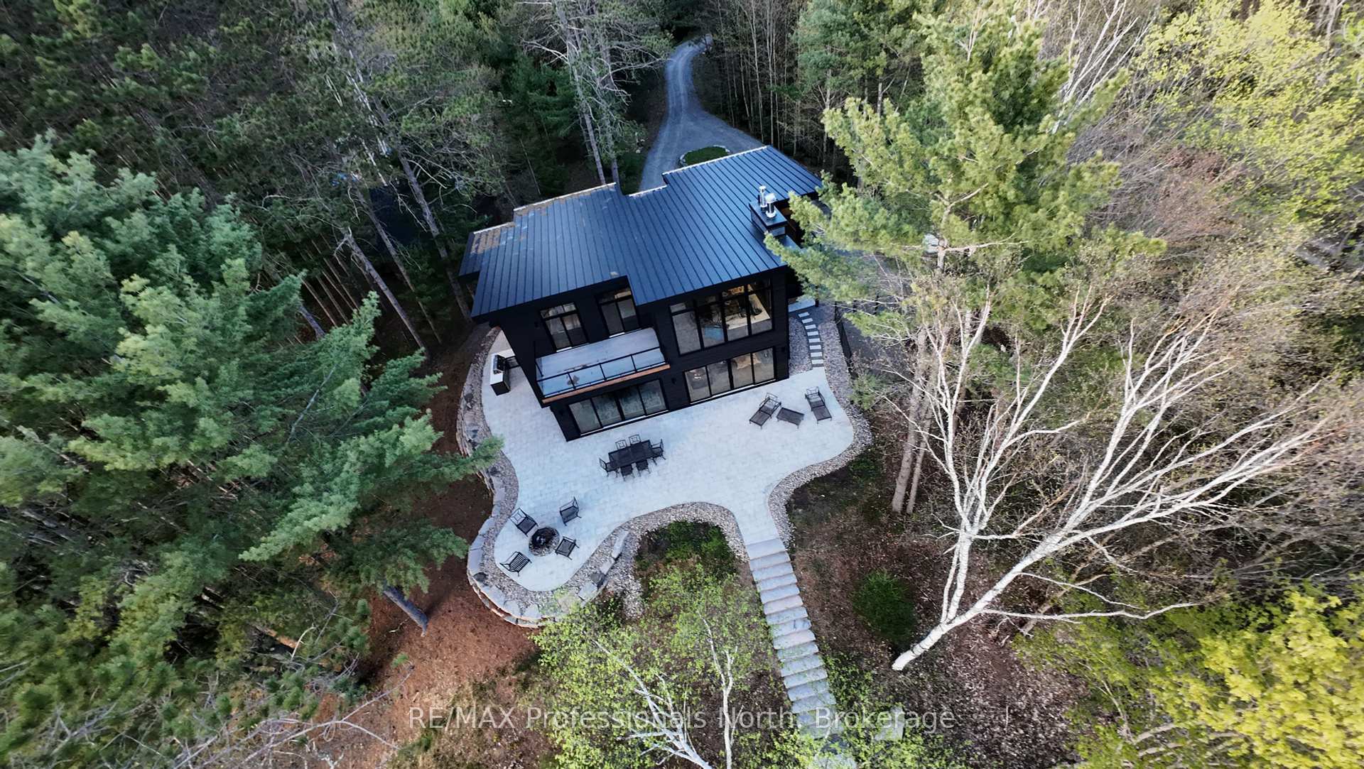 Photo de la propriété:  1025 Mary Roberts Road  ON P0B 1A0 