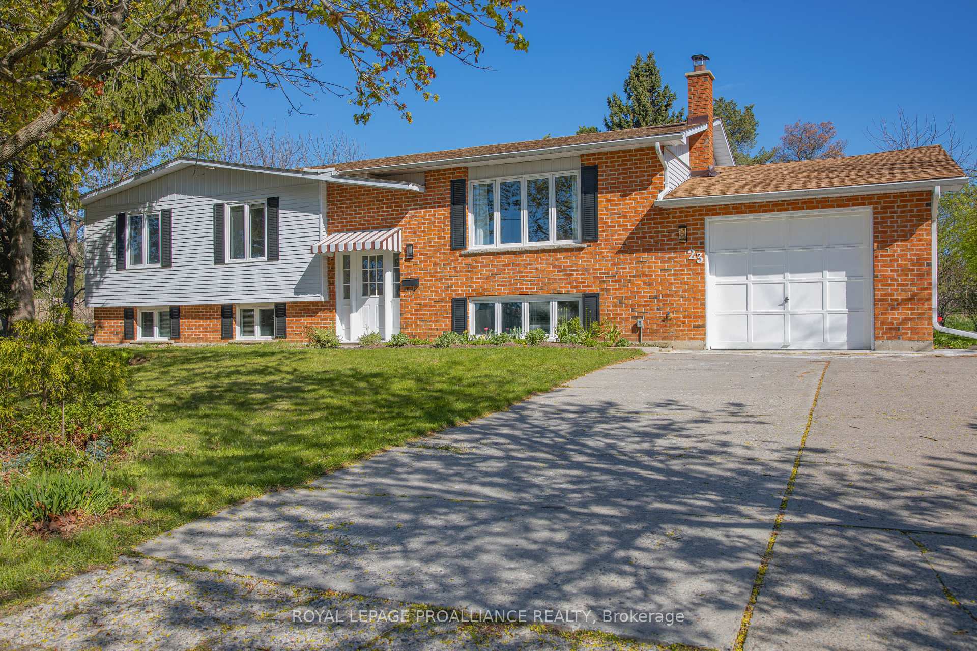 Property Photo: 23 Scott Street ON K0K 1S0