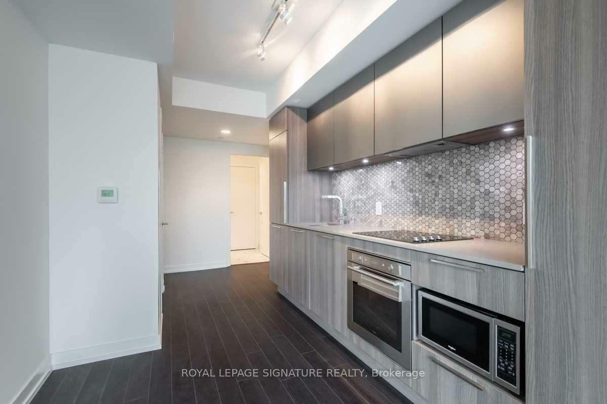 Property Photo: 85 Wood Street 1115 ON M4Y 0E8