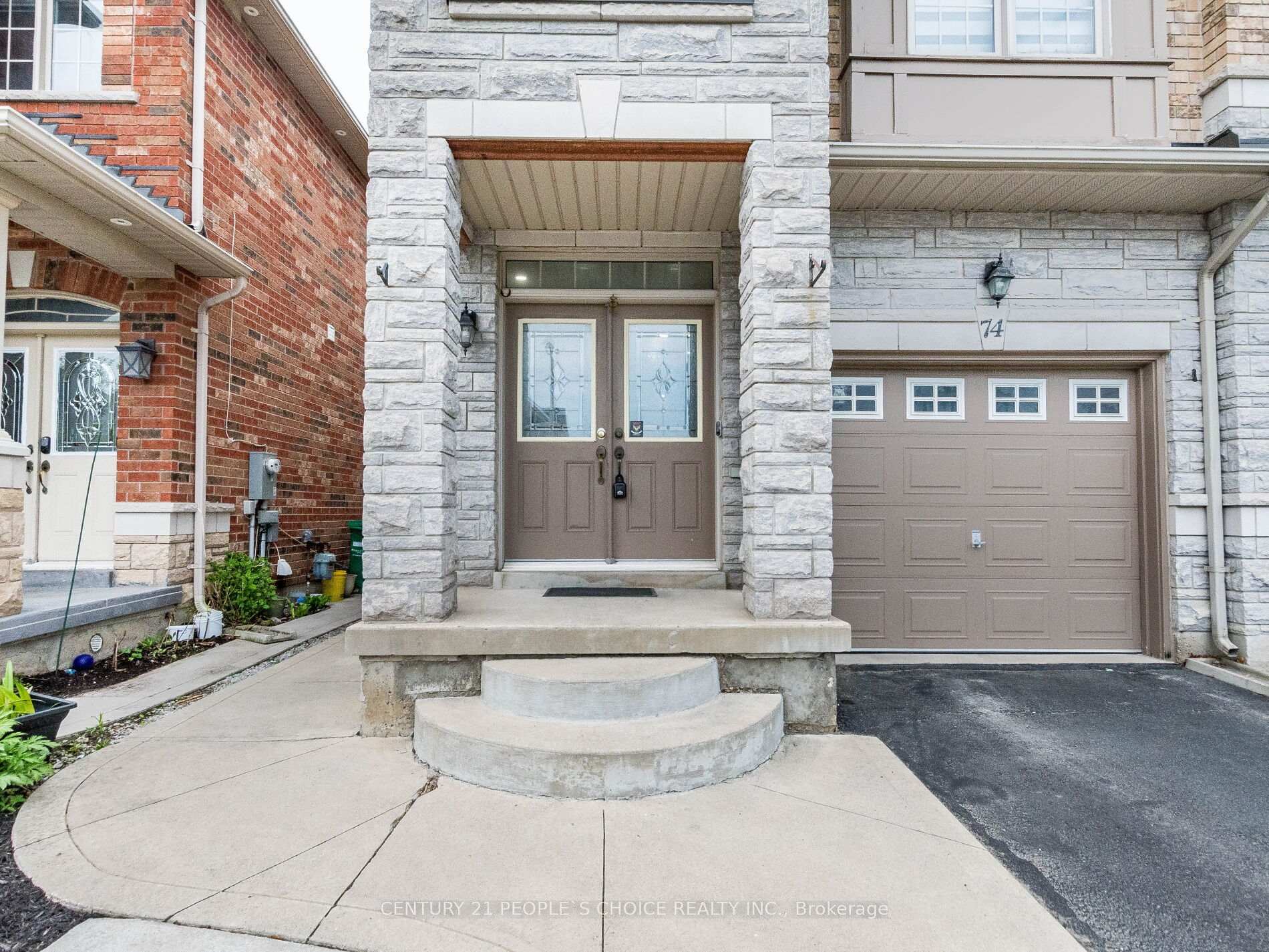 Photo de la propriété: 74 Crystalview Crescent ON L6P 2S3