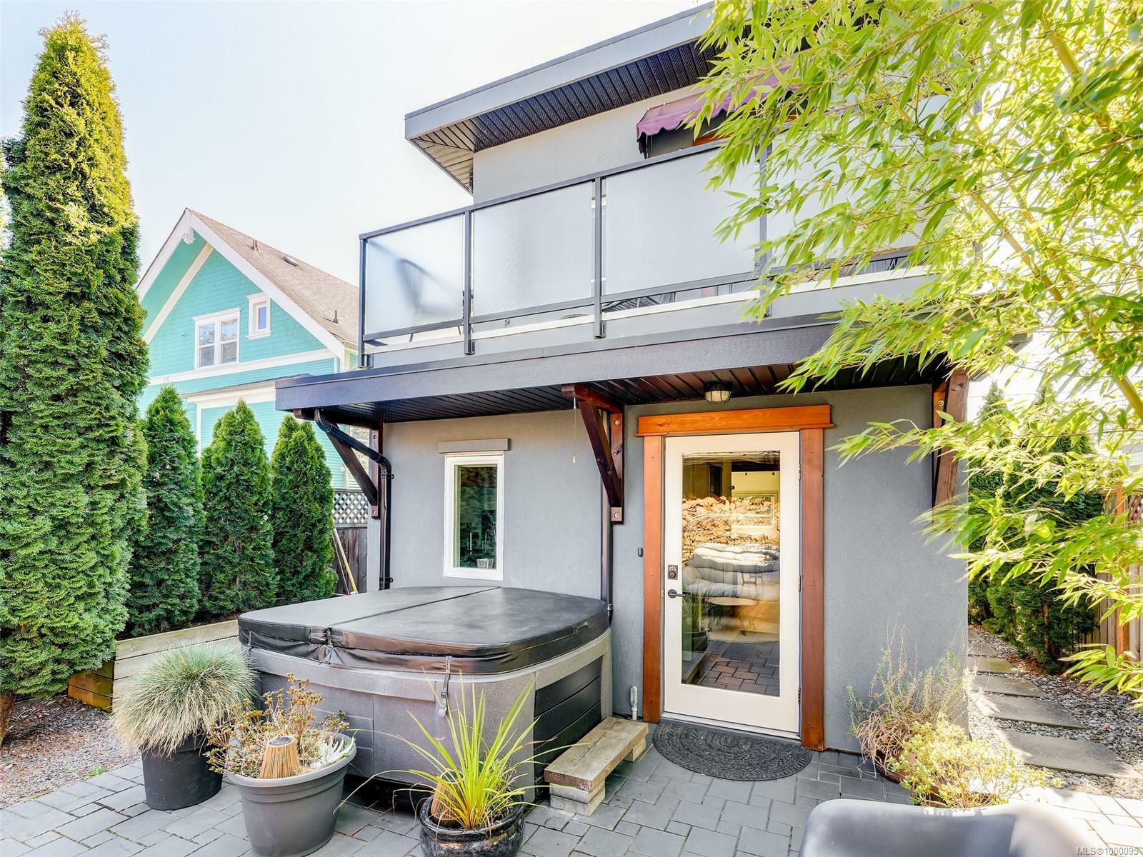 Property Photo: 282 Burnside Rd E BC V9A 1A3