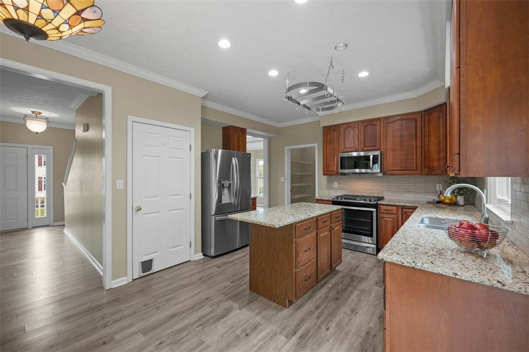 Property Photo: 939 White Water Dr PA 16046