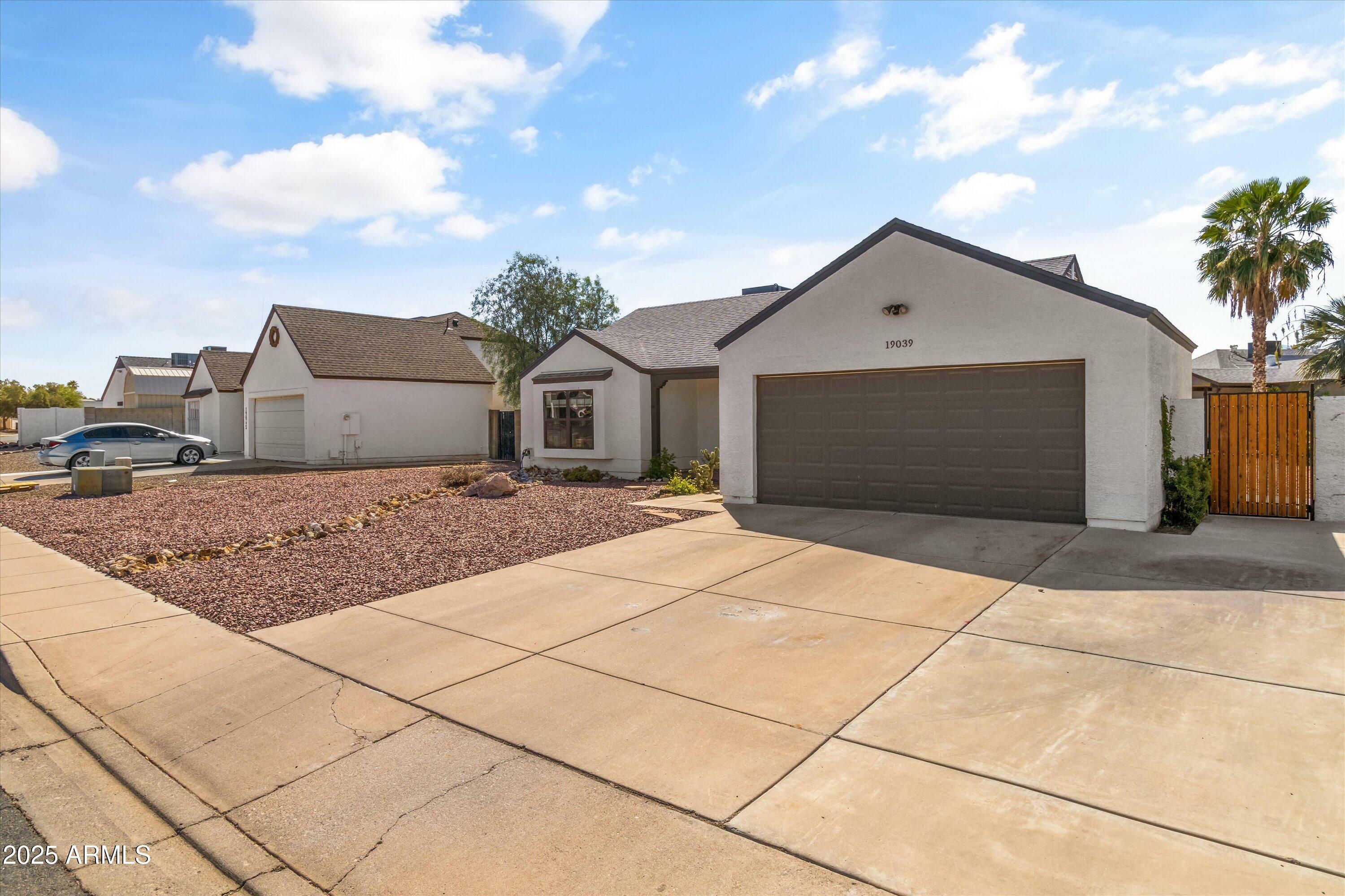 Property Photo: 19039 N 47th Avenue AZ 85308