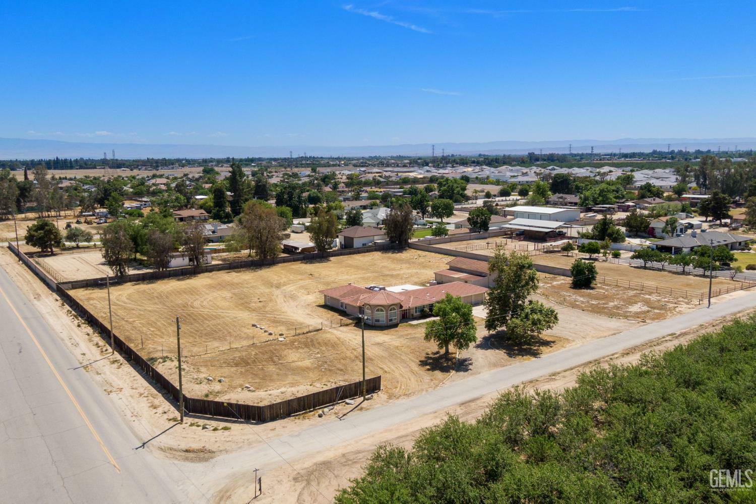 Property Photo: 16131 Winfield Avenue CA 93314