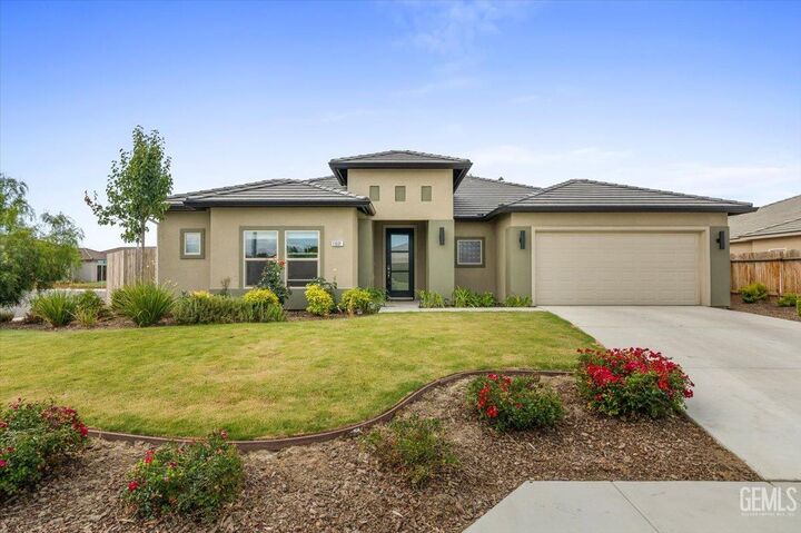 Property Photo: 11001 Arundel Way CA 93311