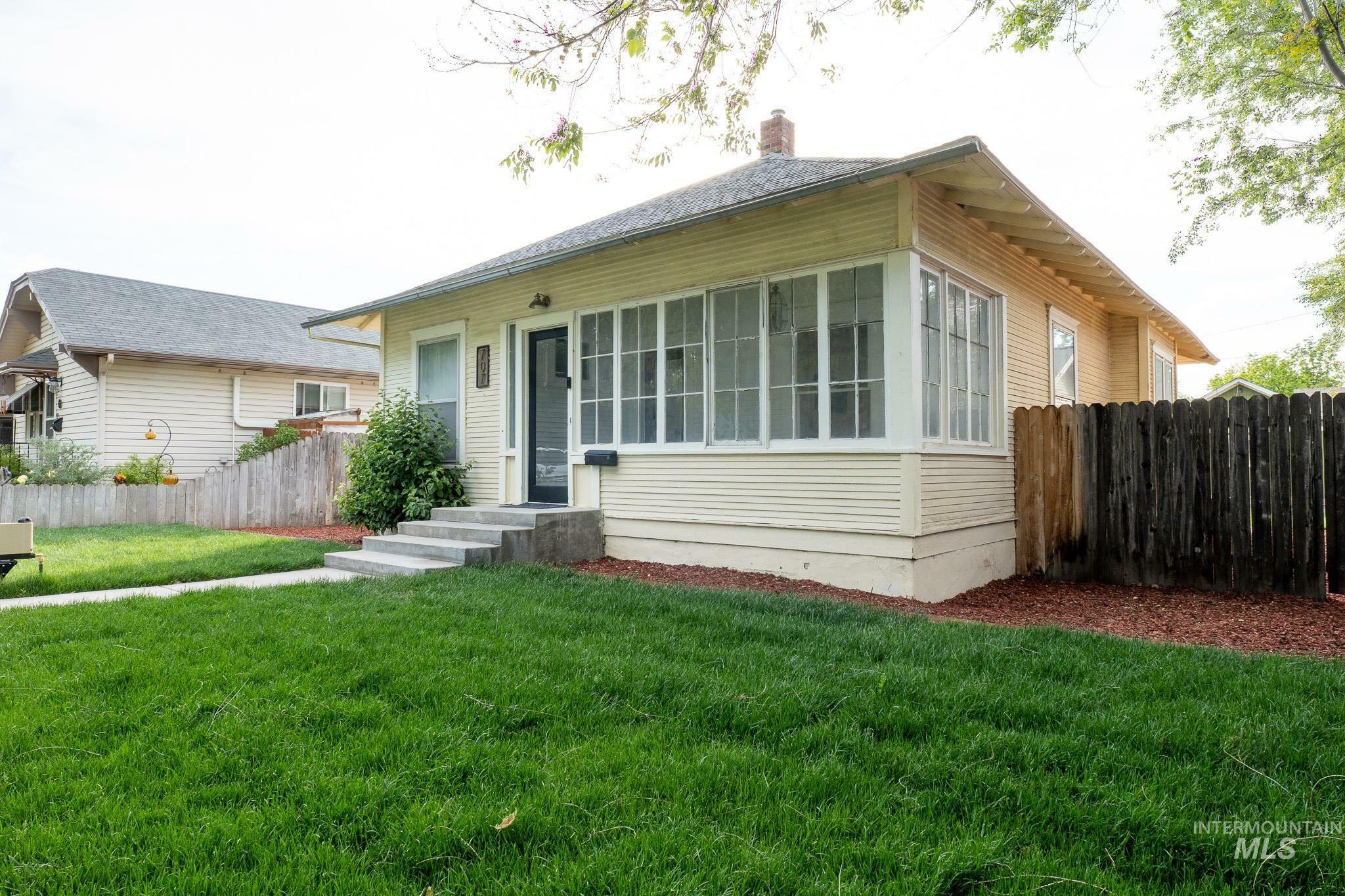 Property Photo:  707 9th Ave. South  ID 83651-4539 