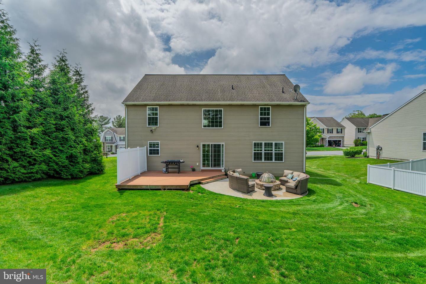 Property Photo: 8 Copperwood Lane PA 17522