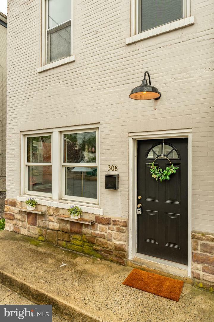 308 Cherry Street  Columbia PA 17512 photo