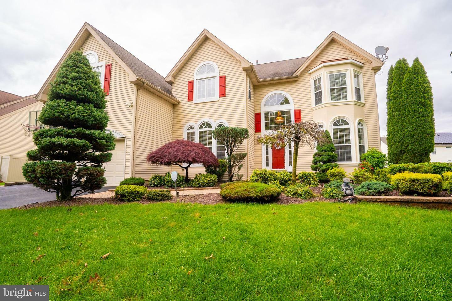 Property Photo: 4 Bernadette Circle NJ 08852