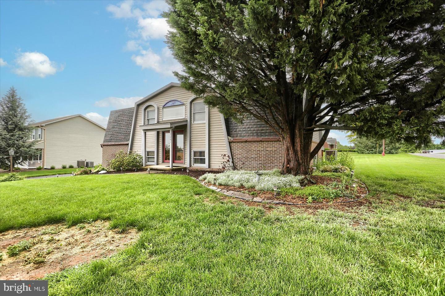 Property Photo: 1261 E McKinley Street Extension PA 17202