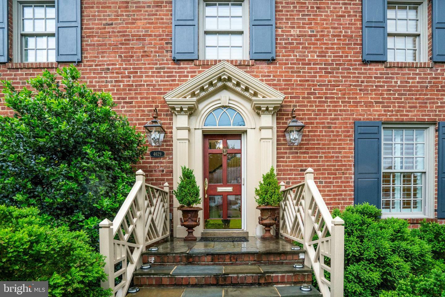 Property Photo: 4629 32nd Road N VA 22207