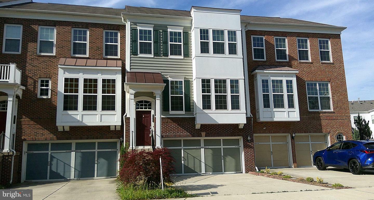 Property Photo: 43569 White Cap Terrace VA 20152