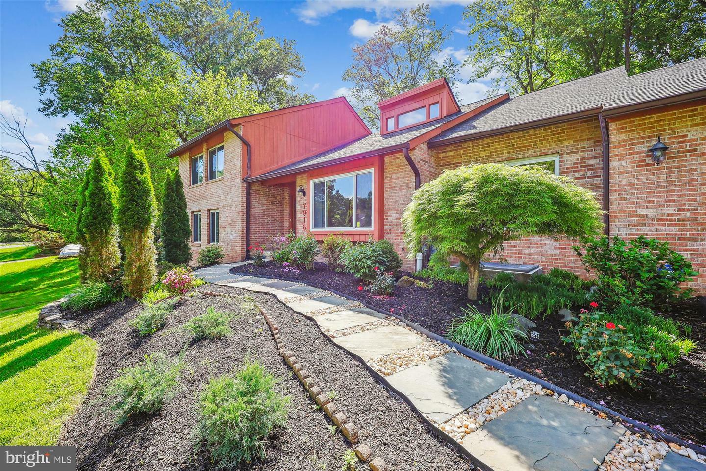 Property Photo: 7916 Cypress Grove Lane MD 20818