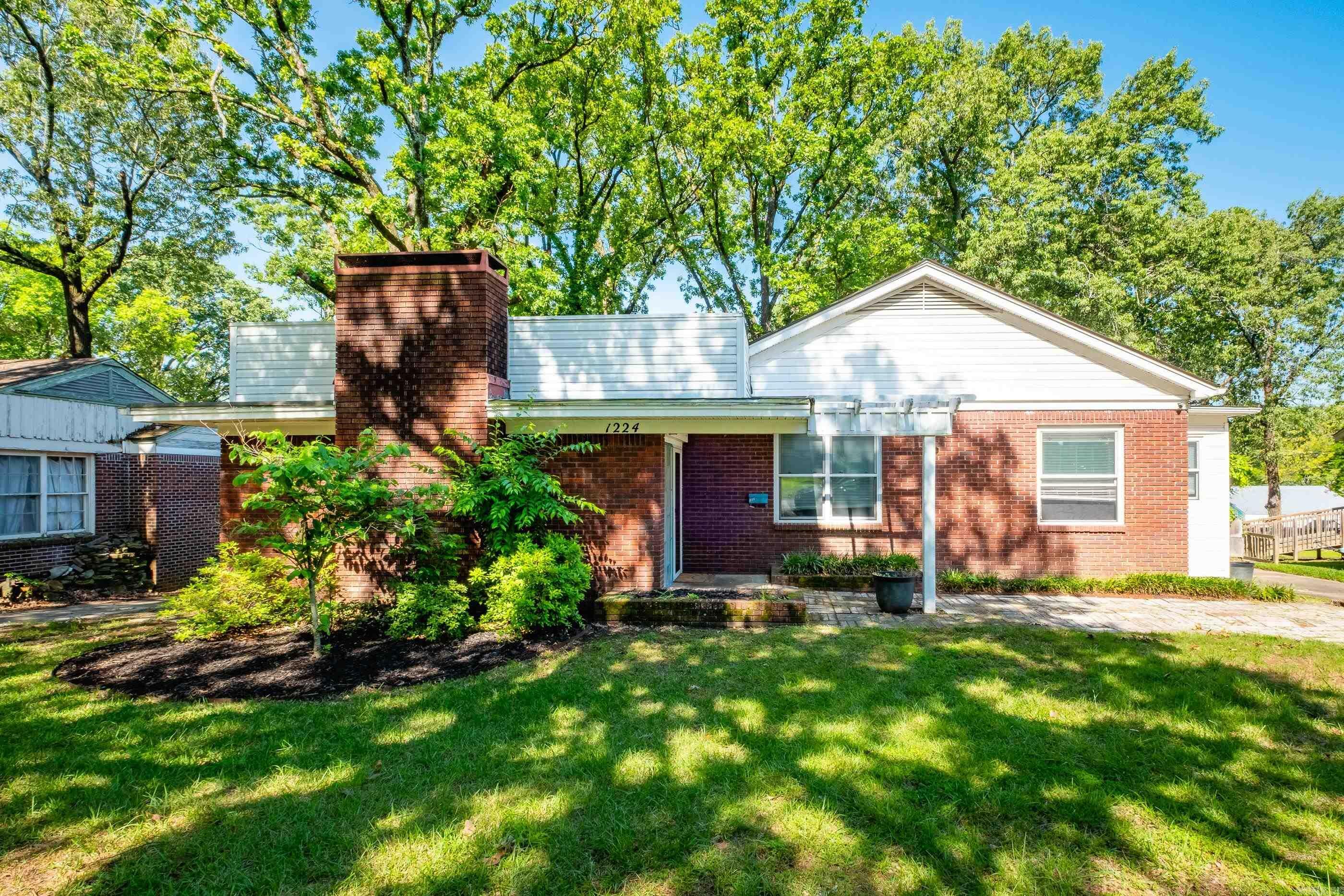 Property Photo: 1224 S Fillmore Street AR 72204