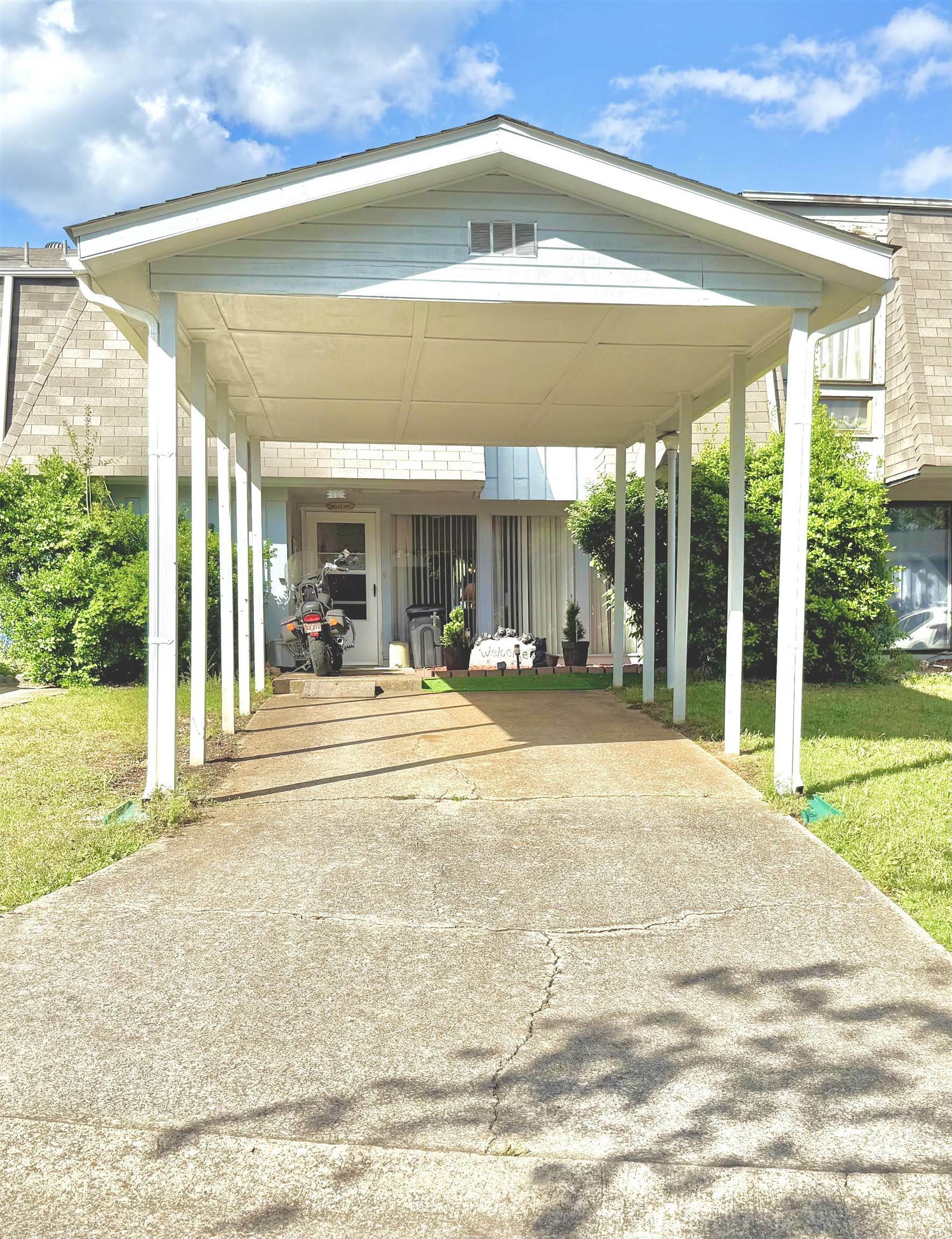 Property Photo: 12 Annette Rd AR 72529