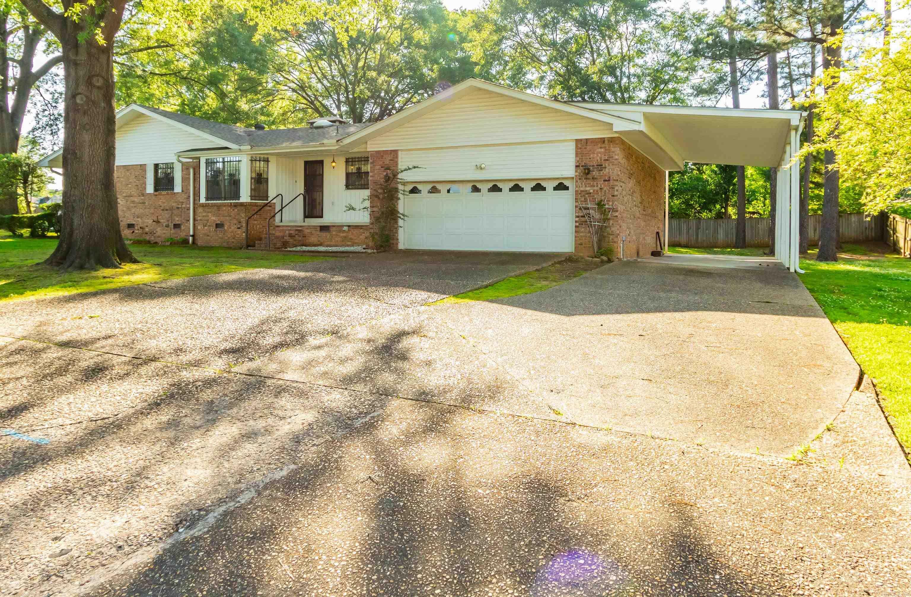 Property Photo: 1 Foxboro Cv AR 72076