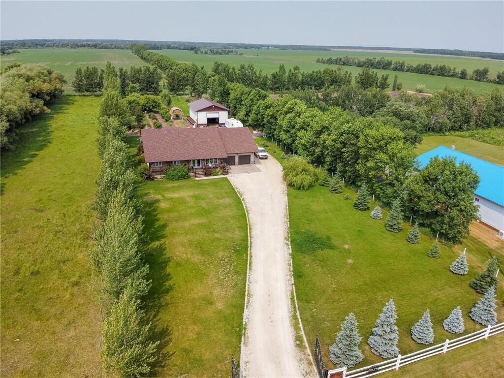 Property Photo: 21062 33 Road East MB R0A 0J0