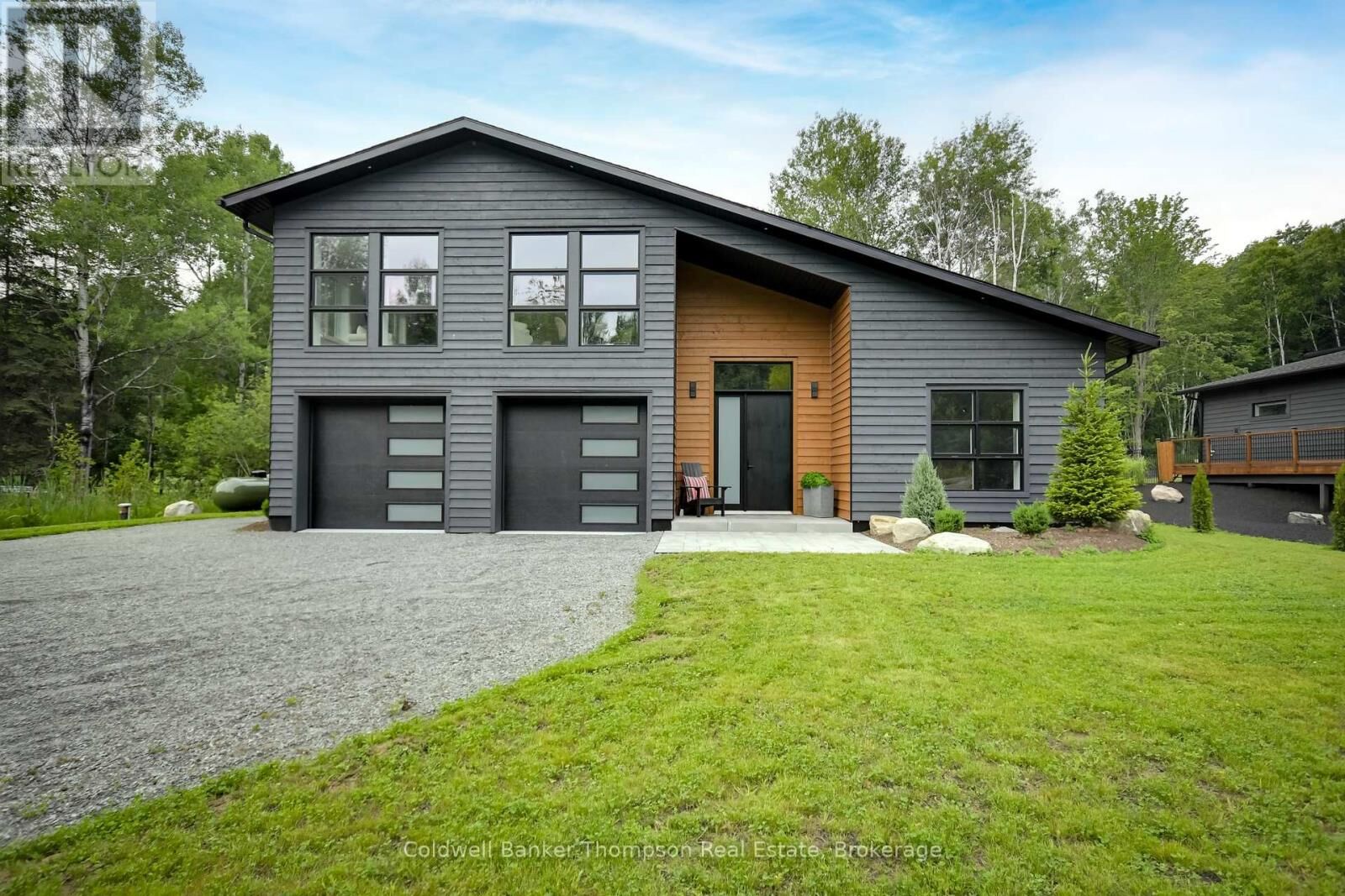Property Photo:  120 Vernon Shores Avenue  ON P1H 2J2 