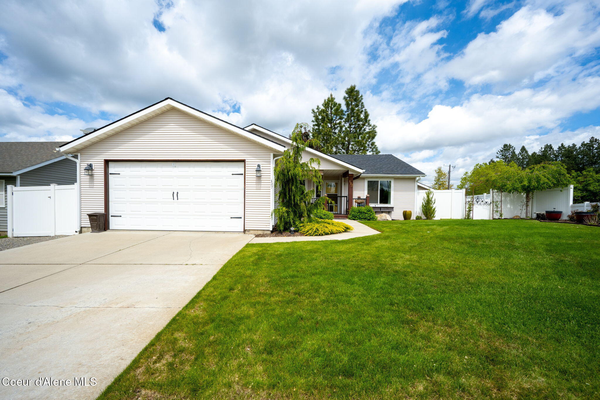 127 W Ashworth Ln  Post Falls ID 83854 photo