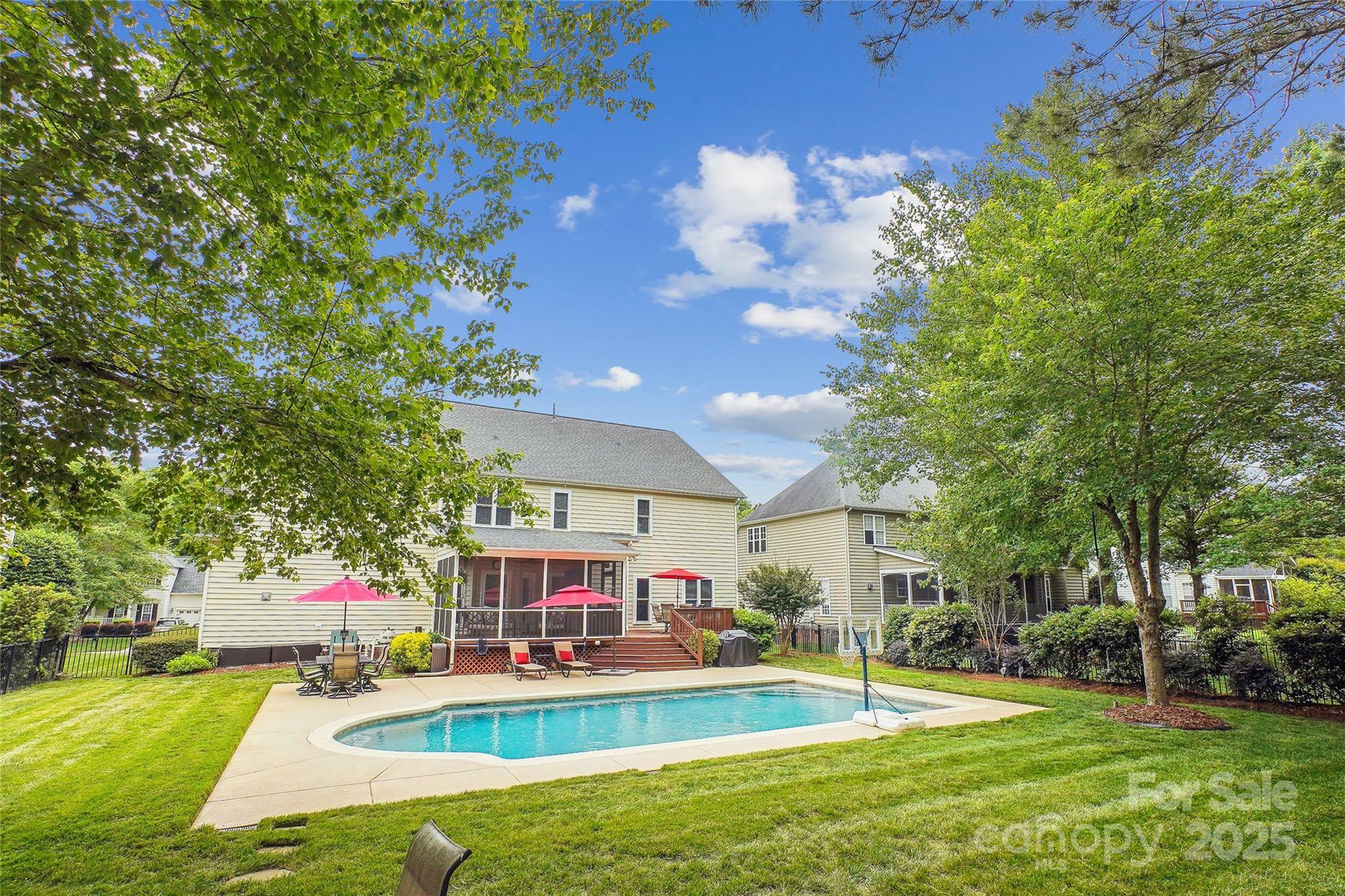 Property Photo: 8612 Tintinhull Lane NC 28173