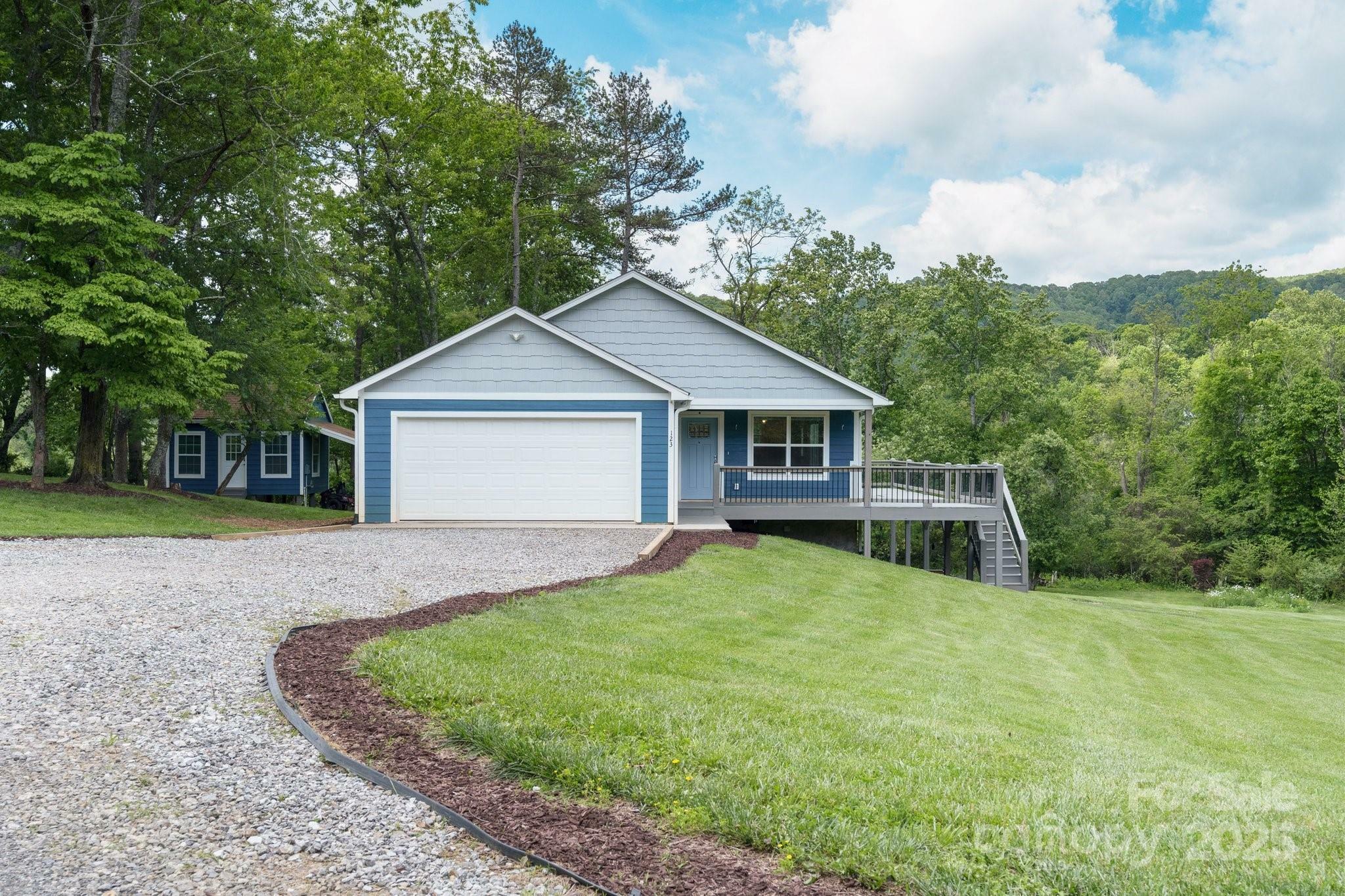 Property Photo: 123 Dapple Road NC 28715