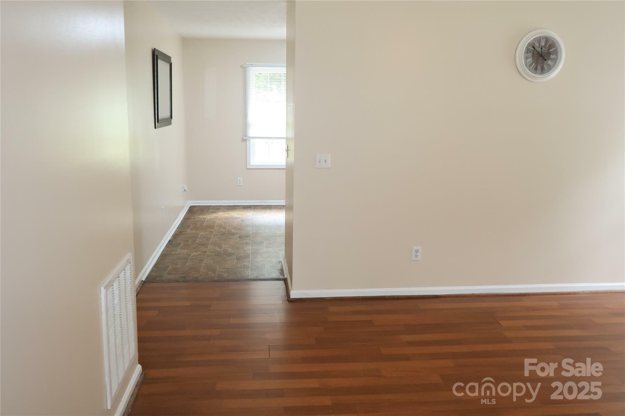 Property Photo: 517 N Pine Lane NC 28170